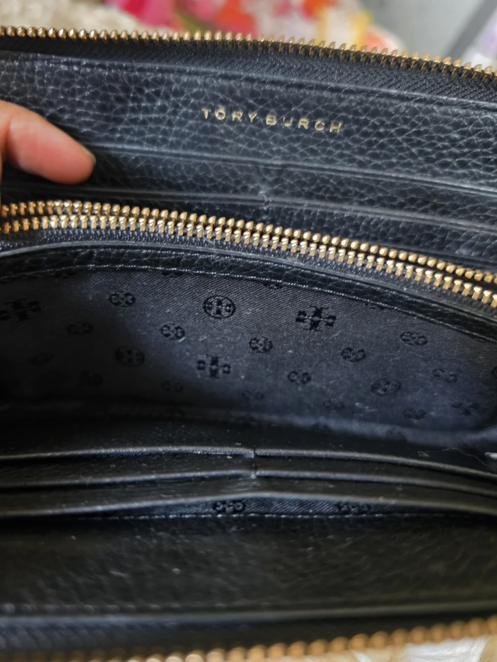 Tory Burch Black Leather Zip Around Wallet